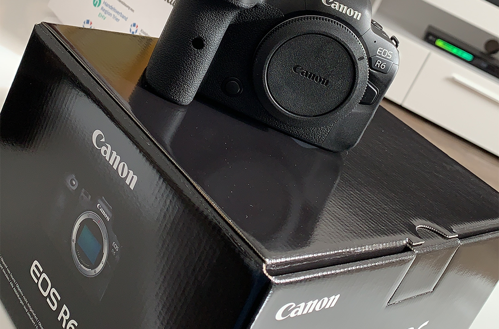 Unboxing Image Canon EOS R6